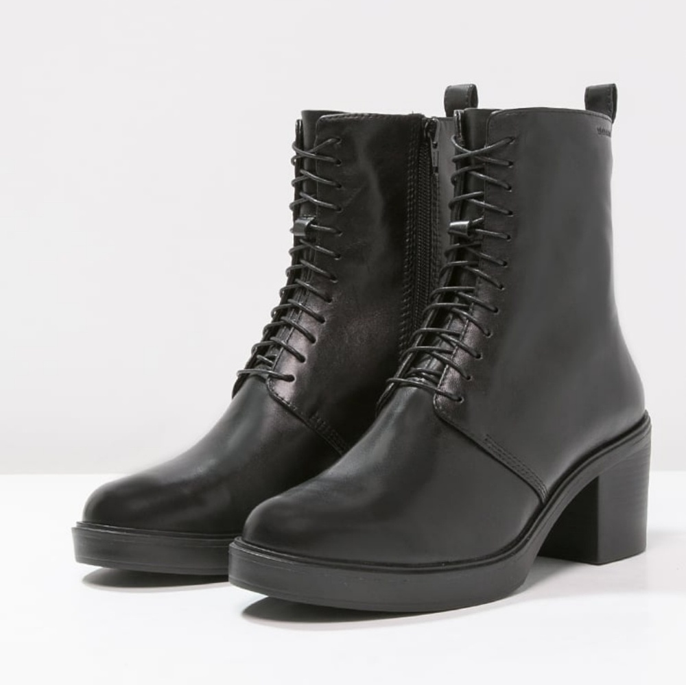 Vagabond Tilda Lace Up Boots